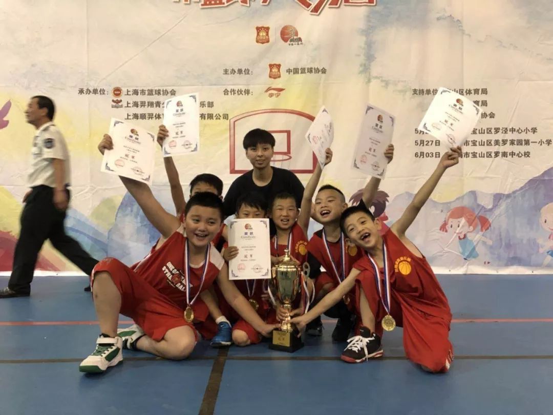 如何结合营养补充提升篮球主力的体能恢复_0